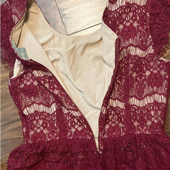 Maeve Lace Peplum Dress Burgundy Wine Size Medium – Anthropologie - Picture 4 of 10